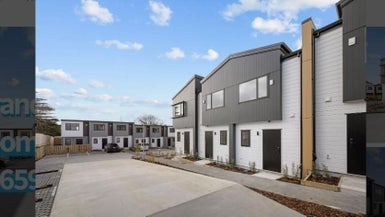 19/241 Don Buck Road, Massey, Auckland - Carousel 1