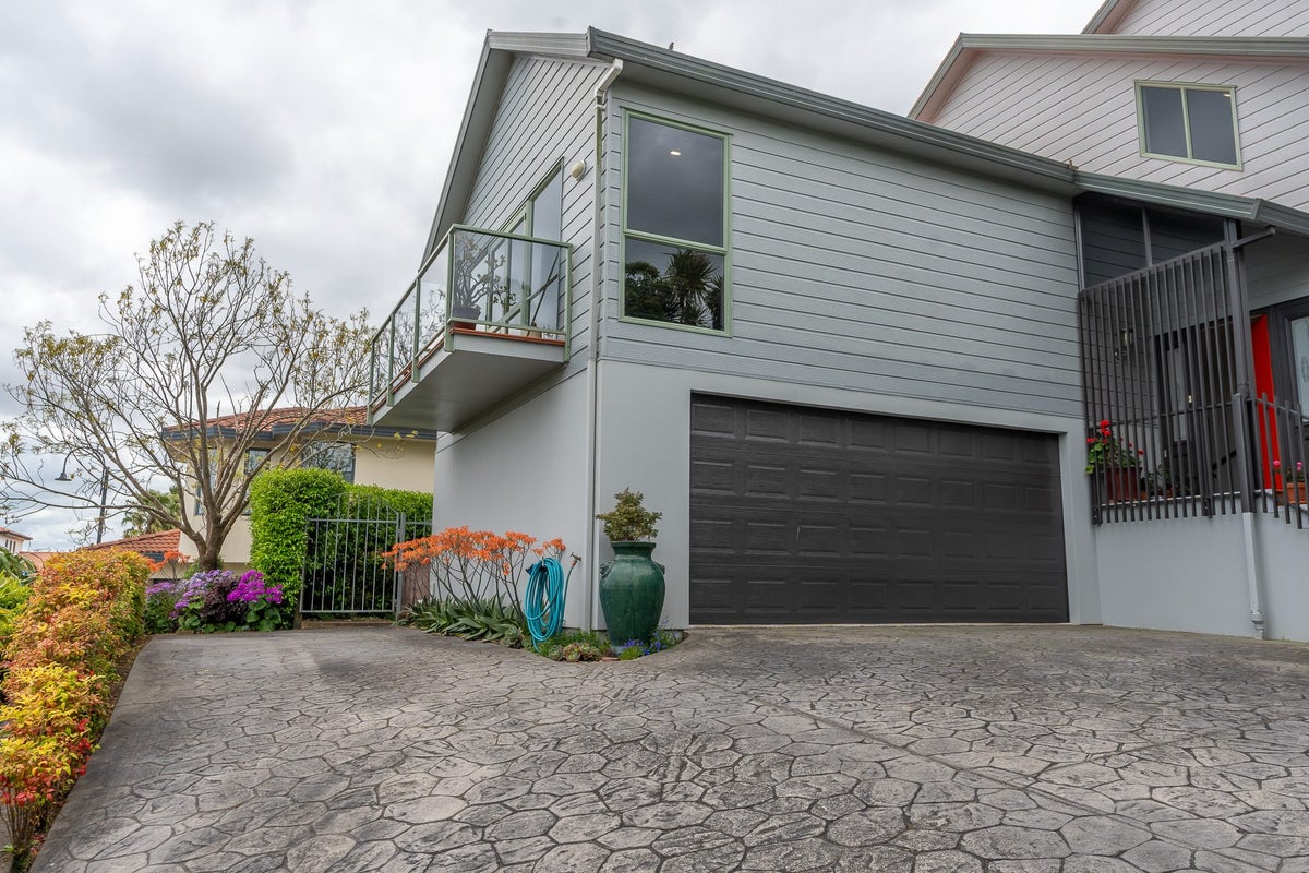 8 Tironui Terrace, Western Heights, Hamilton - Carousel 21