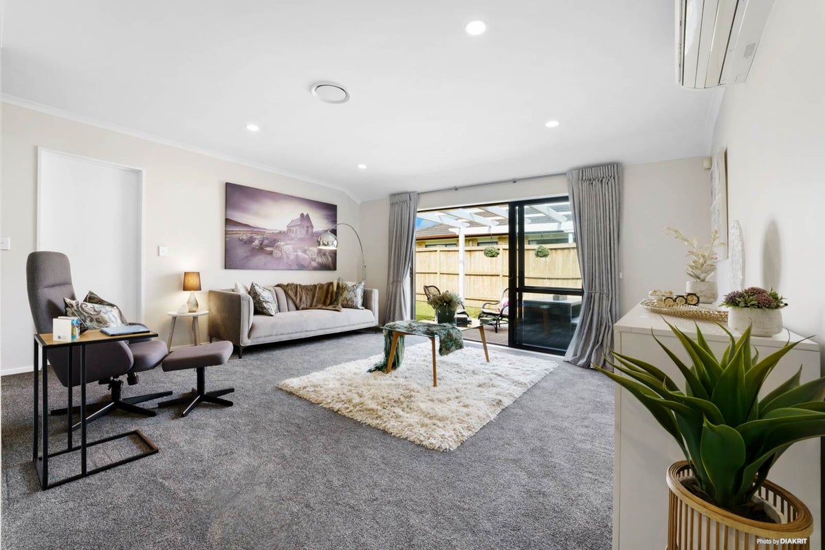 6 Avonglen Court, Wattle Downs, Auckland - Carousel 2
