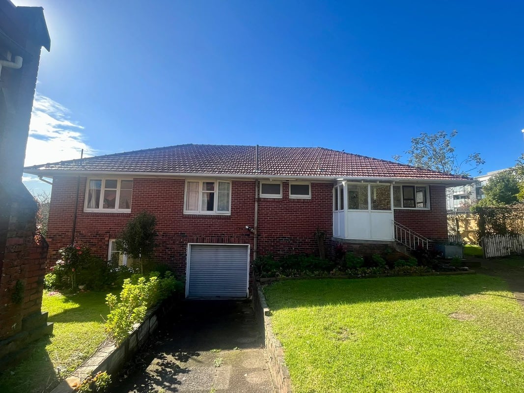 4 Islington Avenue, New Lynn, Auckland - Carousel 1