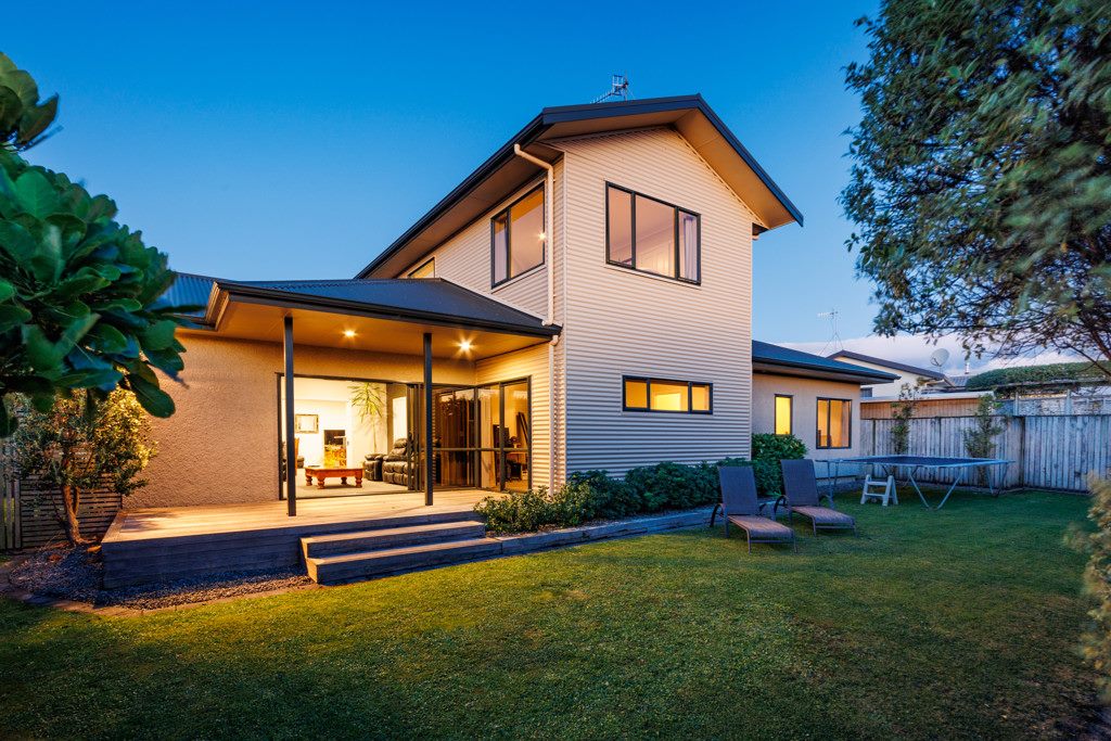 15 Silkwood Place, Fitzherbert, Palmerston North - Carousel 2