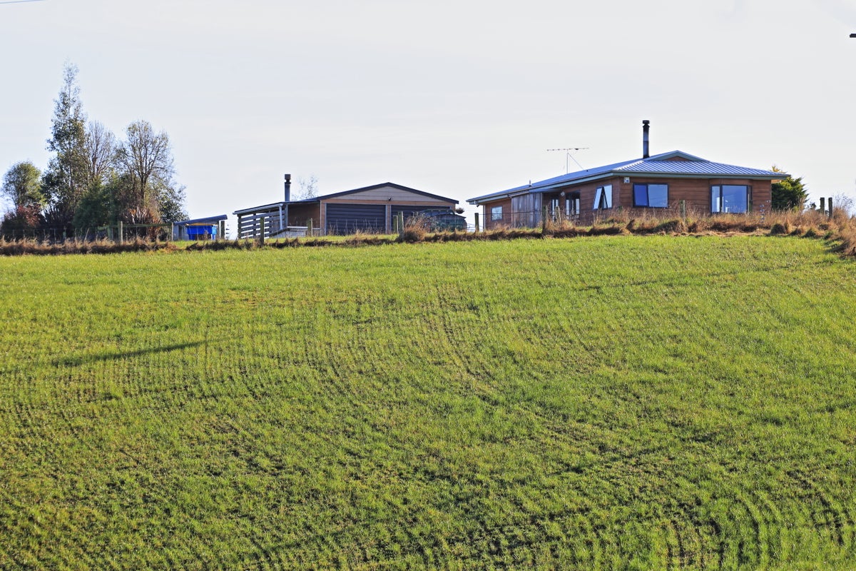 215 Circle Hill Road, Circle Hill, Milton - Carousel 1