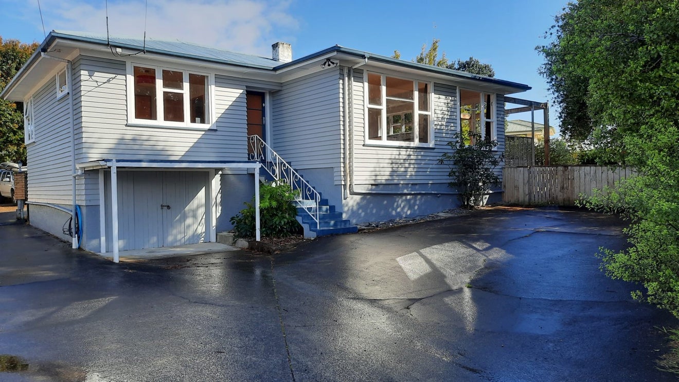 9 Whitney Street, New Windsor, Auckland - Carousel 1