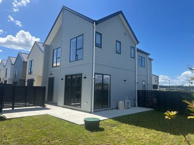 169 Henwood Road, Westgate, Auckland - Carousel 1