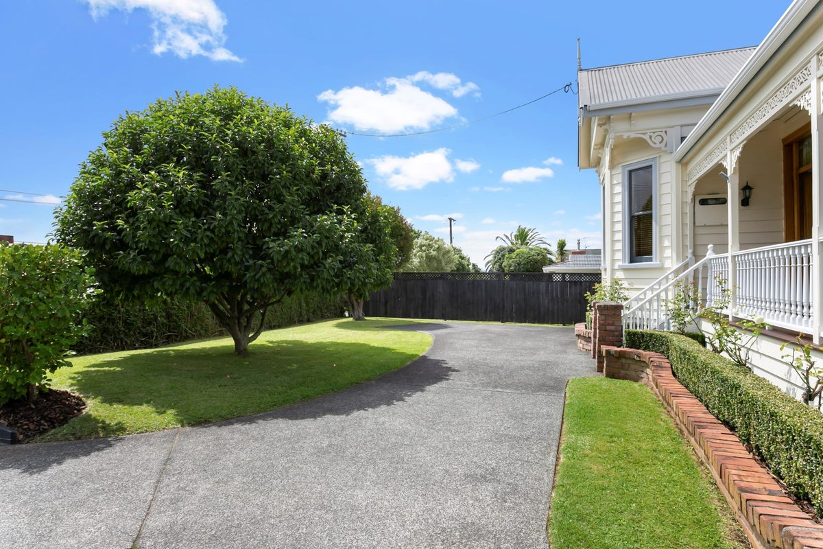 70 Rawhiti Road, One Tree Hill, Auckland - Carousel 2