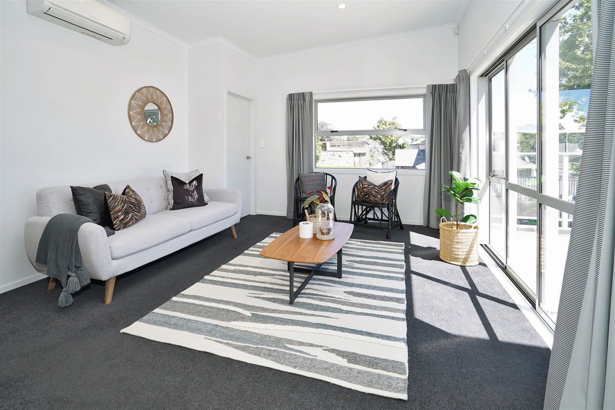 1/6 Dyer Street, Whitiora, Hamilton - Carousel 1