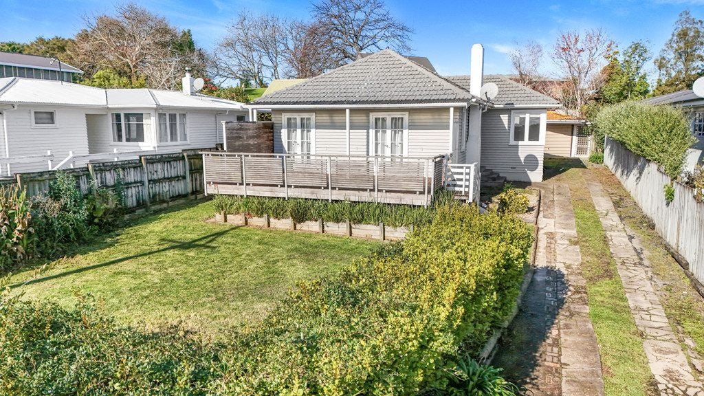 54 Vercoe Road, Beerescourt, Hamilton - Carousel 1