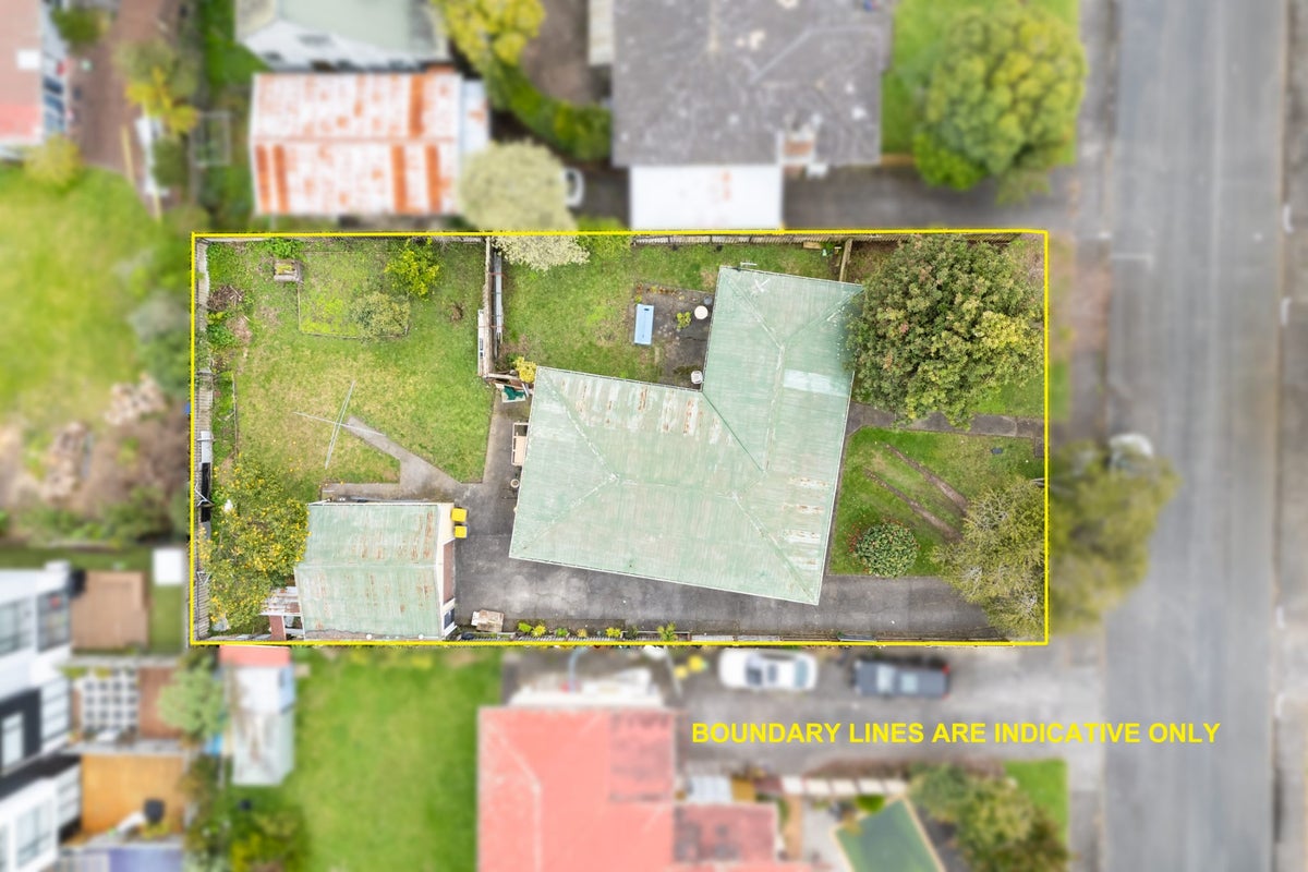 40 Te Kanawa Crescent, Henderson, Auckland - Carousel 1
