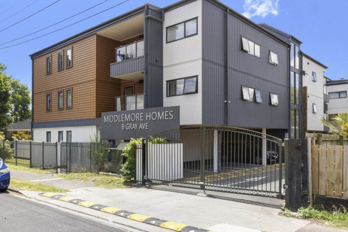 211/8 Gray Avenue, Mangere East, Auckland - Carousel 1