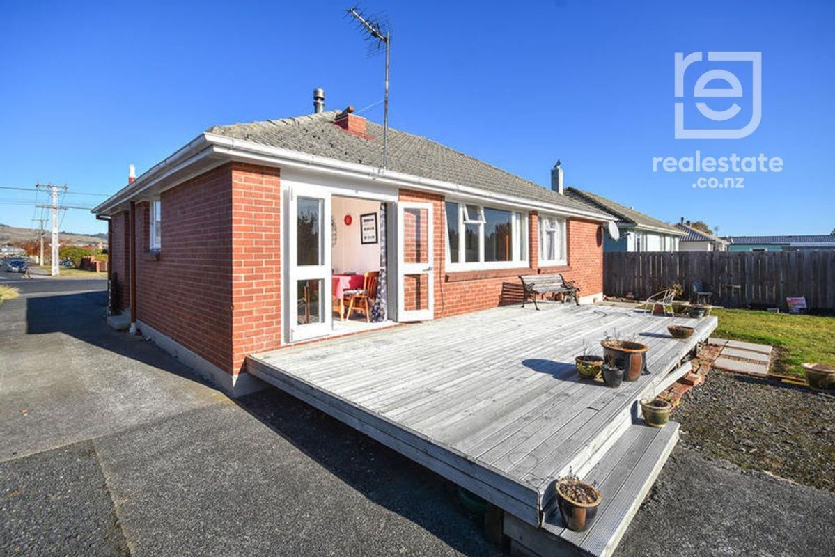 61 Murray Street, Kew, Dunedin - Carousel 1