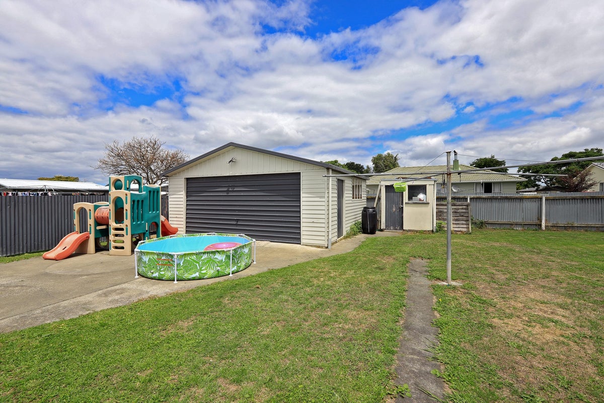 7 Kirkcaldy Crescent, Flaxmere, Hastings - Carousel 2