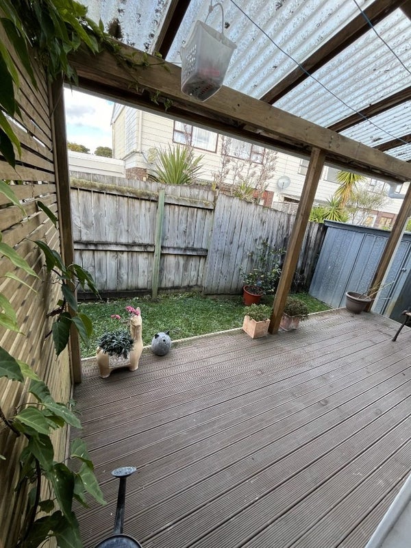 2/10 Mayville Avenue, New Lynn, Auckland - Carousel 13
