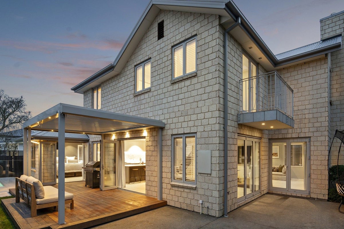 133B Memorial Avenue, Burnside, Christchurch - Carousel 21