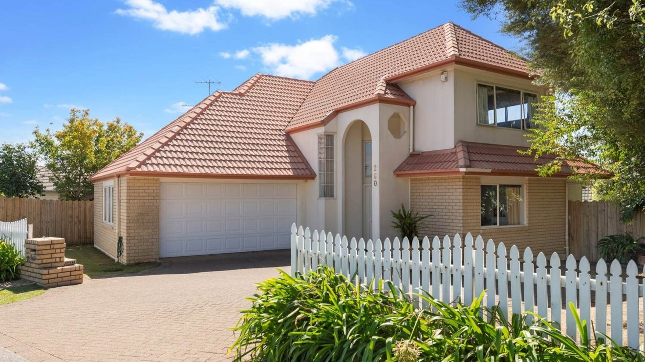 260 Cascades Road, Botany Downs, Auckland - Carousel 1
