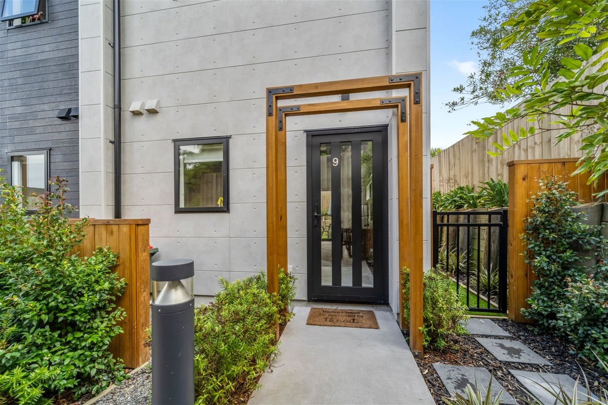 9/102 Millbrook Road, Sunnyvale, Auckland - Carousel 2