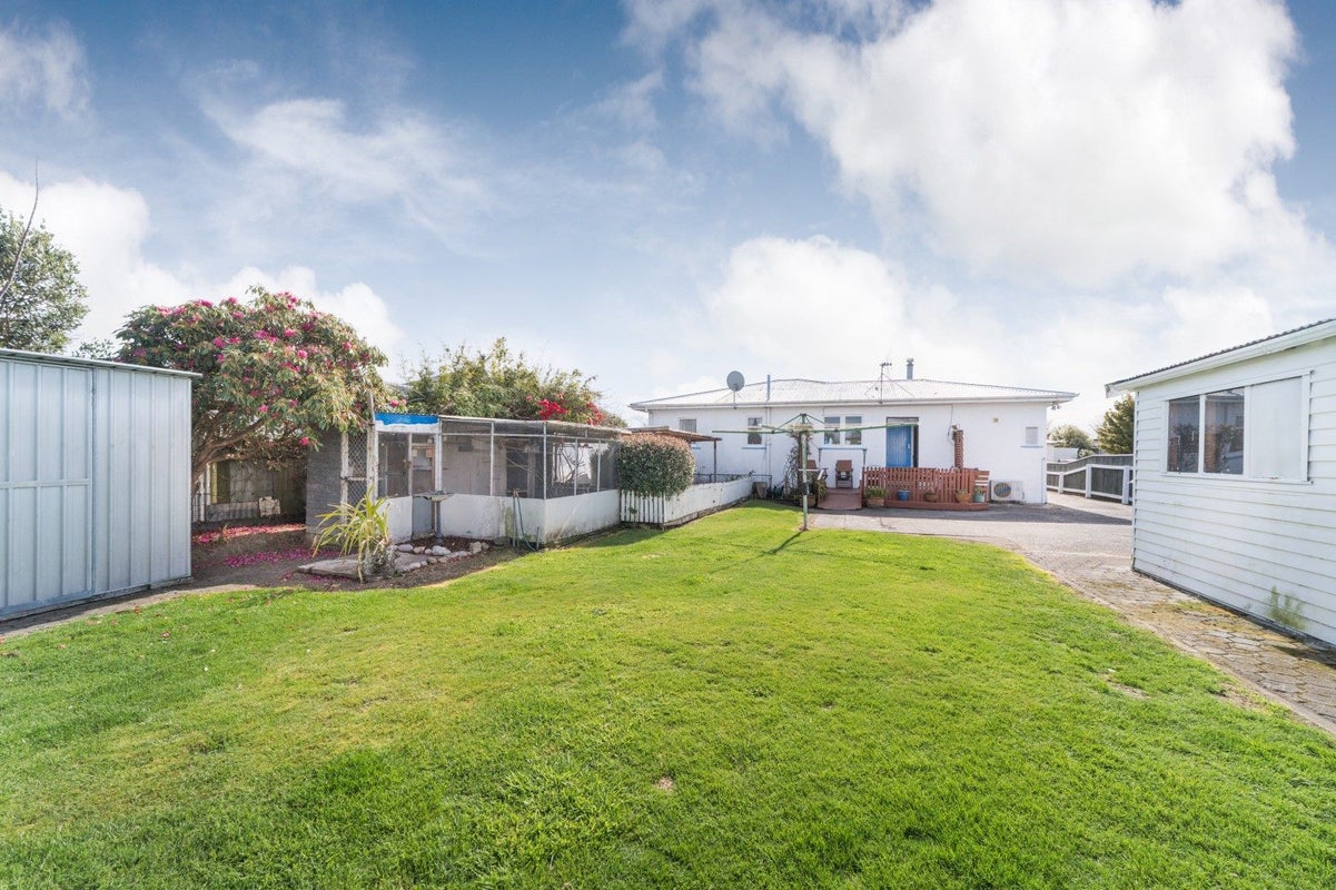 14 Vernon Avenue, Takaro, Palmerston North - Carousel 22
