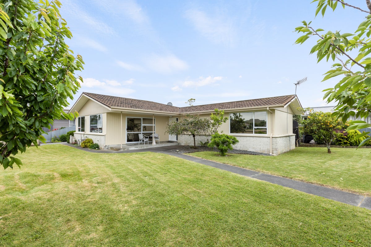 20 Sutherland Street, Tamatea, Napier - Carousel 1