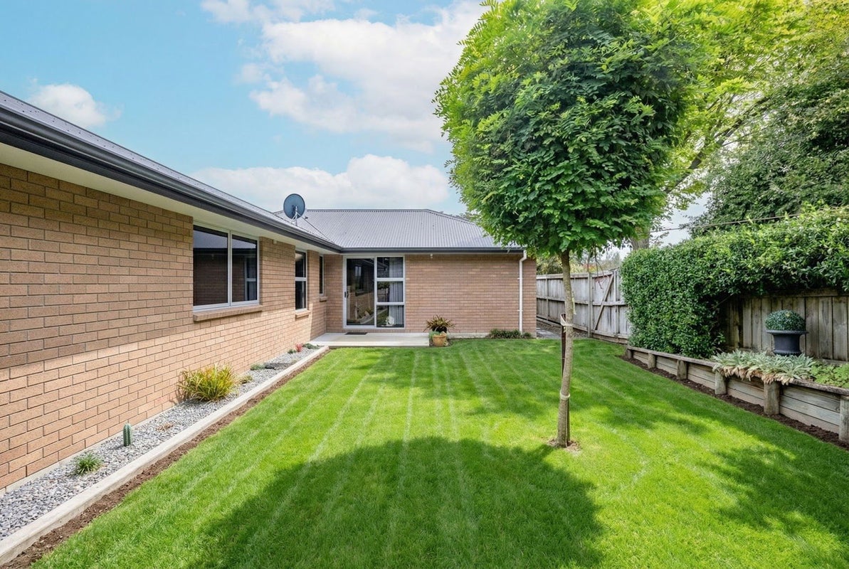 9A Bronte Place, Leamington, Cambridge - Carousel 2