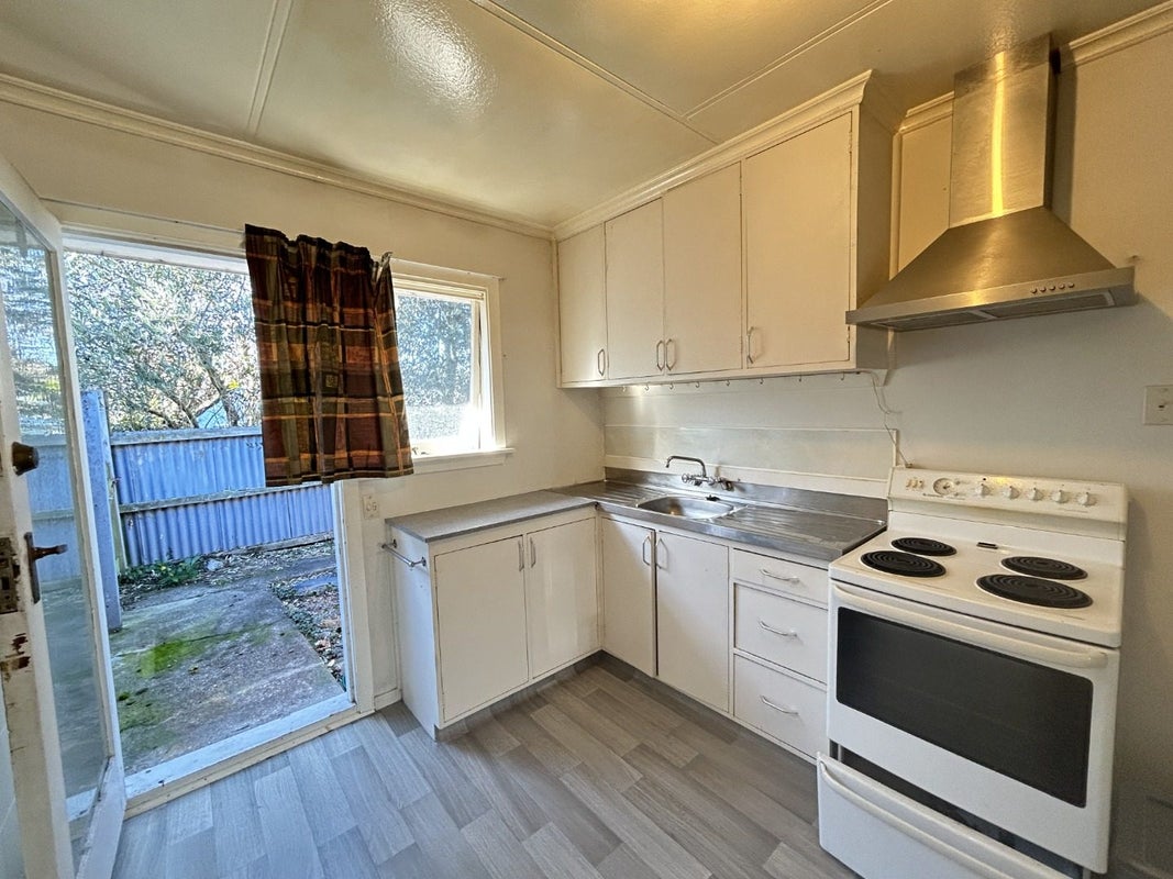 11 Redbridge Lane, Sydenham, Christchurch - Carousel 2