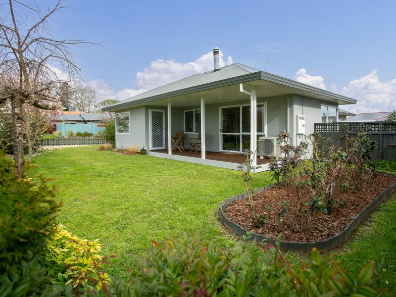 2 Hilliard Place, Leamington, Cambridge - Carousel 2