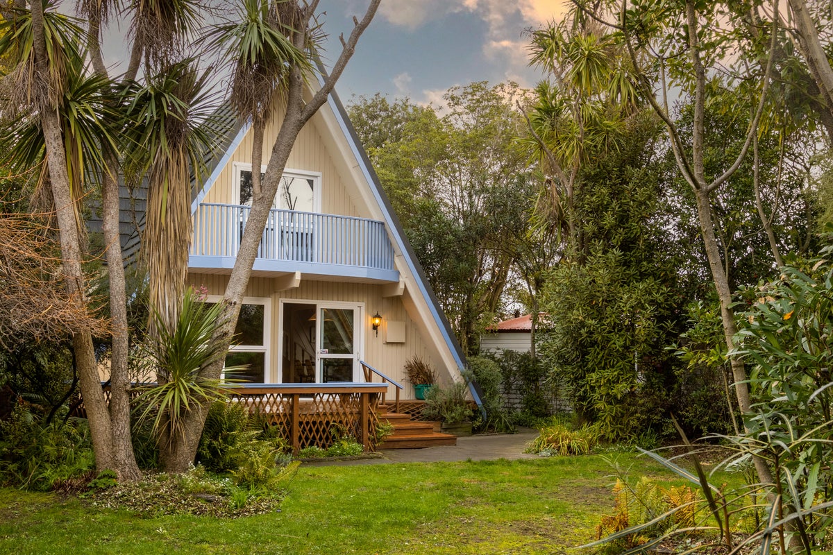 116 Pages Road, Wainoni, Christchurch - Carousel 1