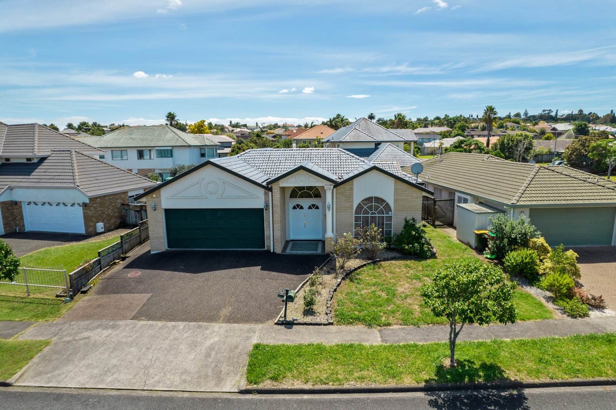 1A Sandalwood Place, Somerville, Manukau - Carousel 1