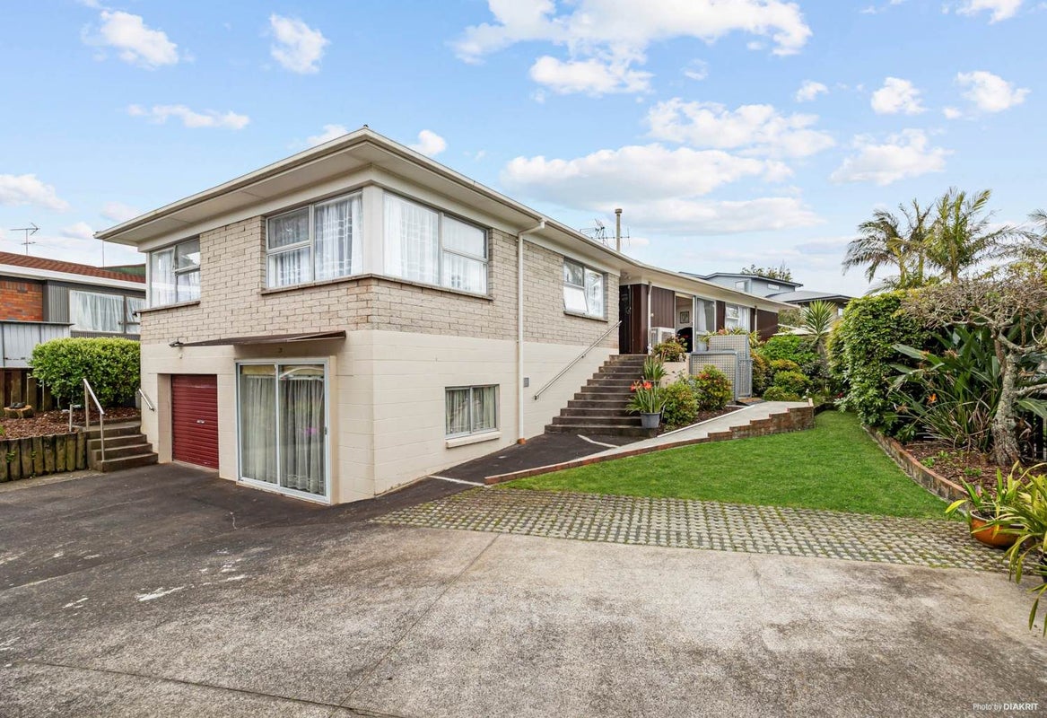 16 Kurnell Drive, Botany Downs, Auckland - Carousel 1