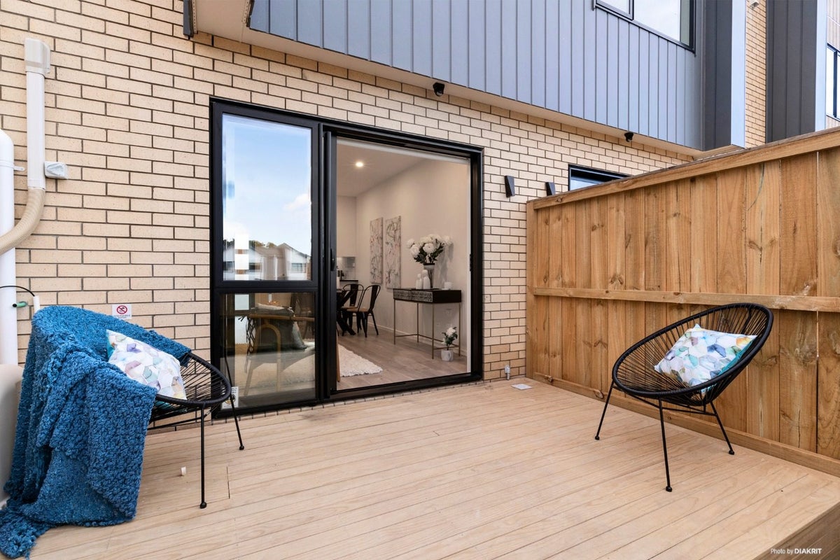 8/36 Westgate Drive, Westgate, Auckland - Carousel 12