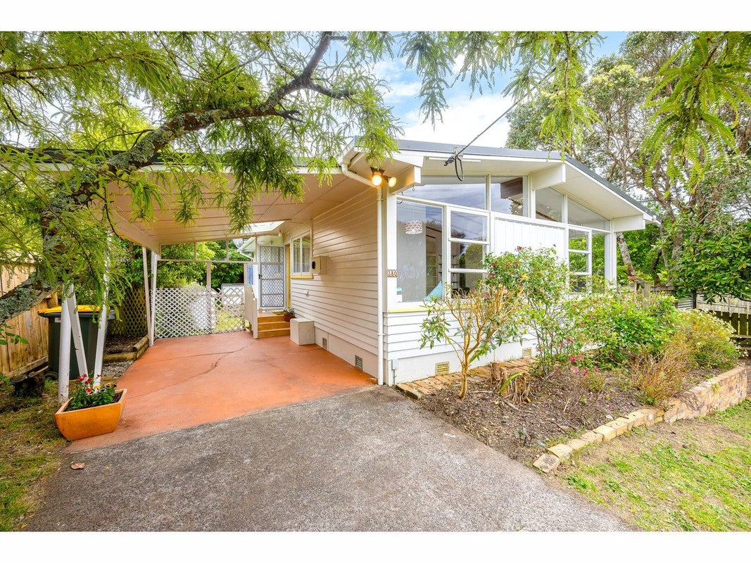 280 Glengarry Road, Glen Eden, Auckland - Carousel 1
