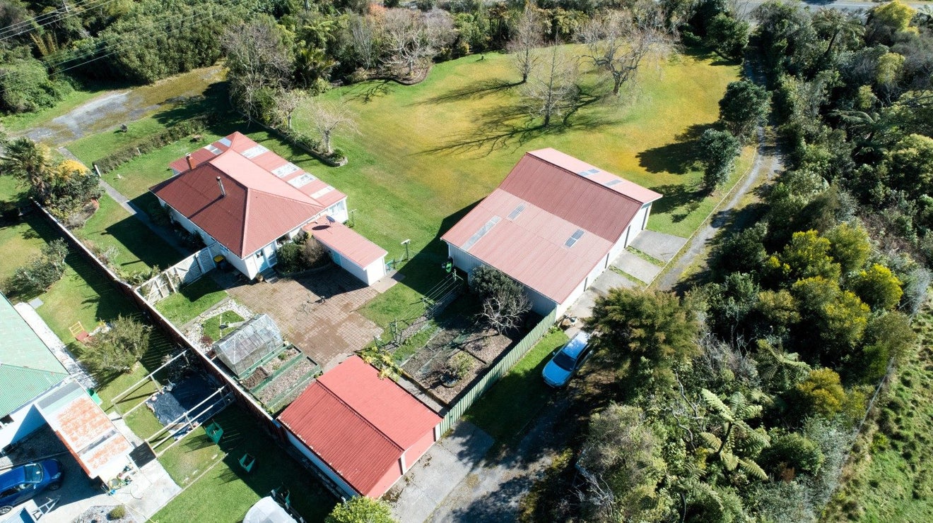 2 McGill Street, Waimangaroa, Westport - Carousel 19