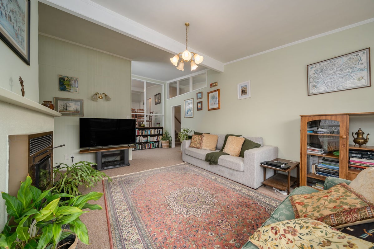 17 Silverbirch Grove, Churton Park, Wellington - Carousel 2