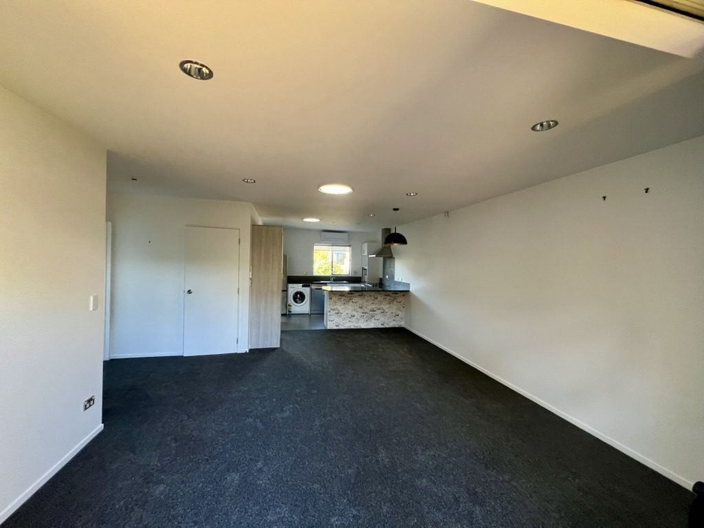 1/48a Taharoto Road, Takapuna, Auckland - Carousel 2