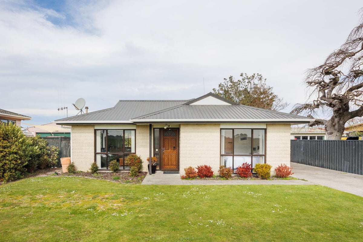 5 Leander Place, Milson, Palmerston North - Carousel 1