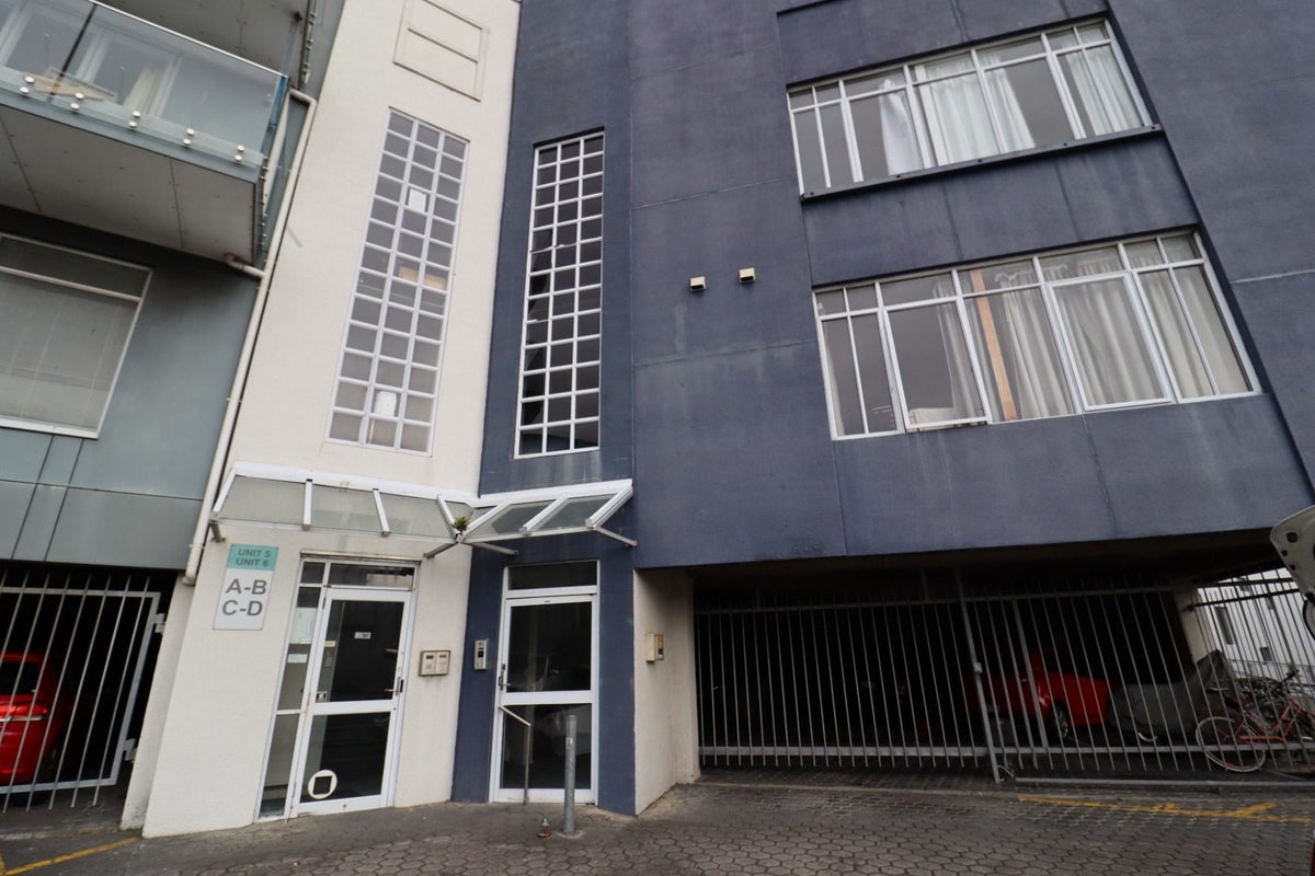6B/8 Lipman Street, Mount Victoria, Wellington - Carousel 17