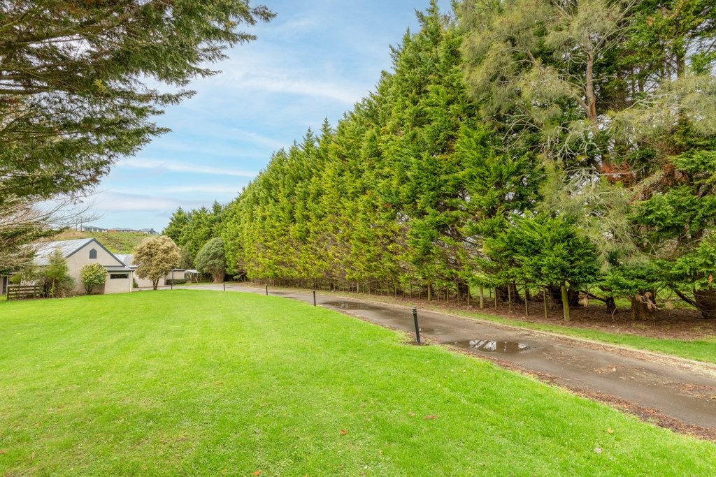 205 Valley Views, Fitzherbert, Palmerston North - Carousel 2