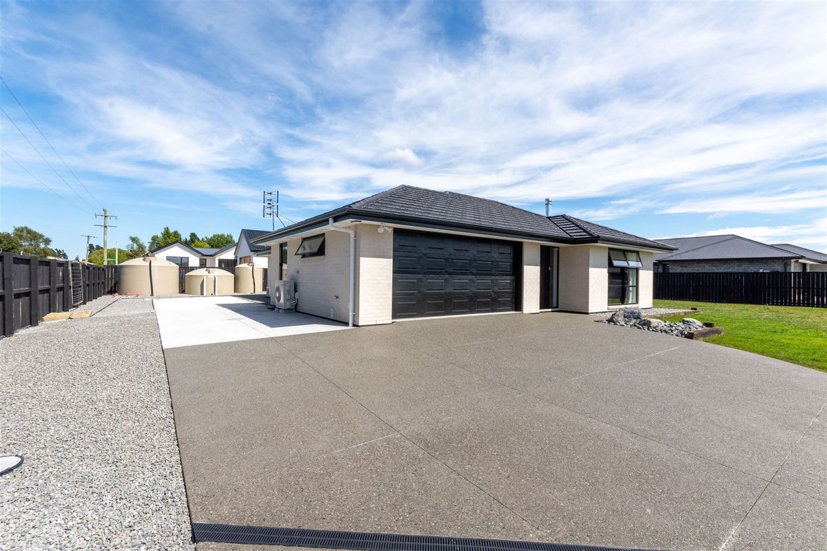 52 Cross Street, Sefton, Sefton - Carousel 1