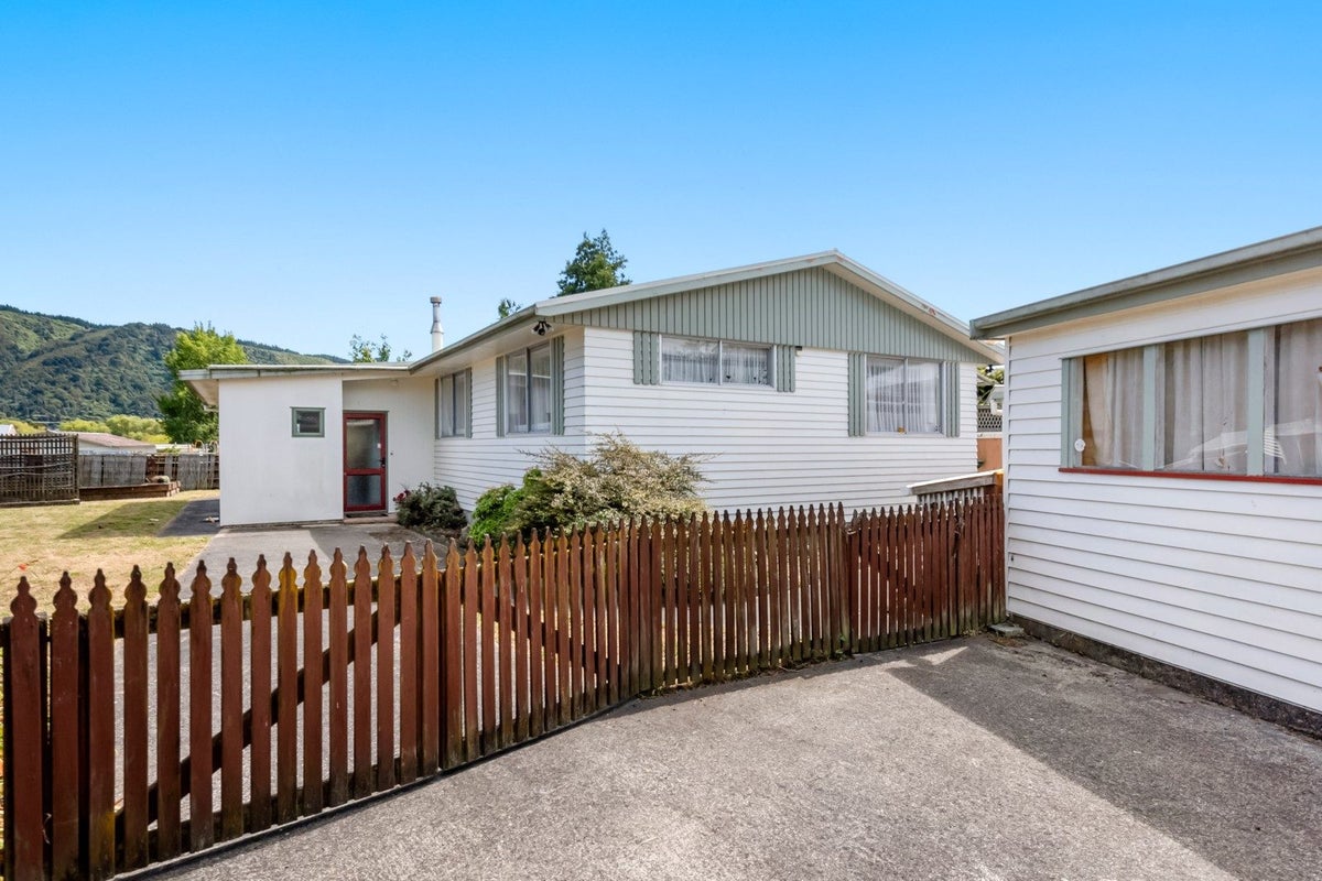 143 Clouston Park Road, Clouston Park, Upper Hutt - Carousel 1
