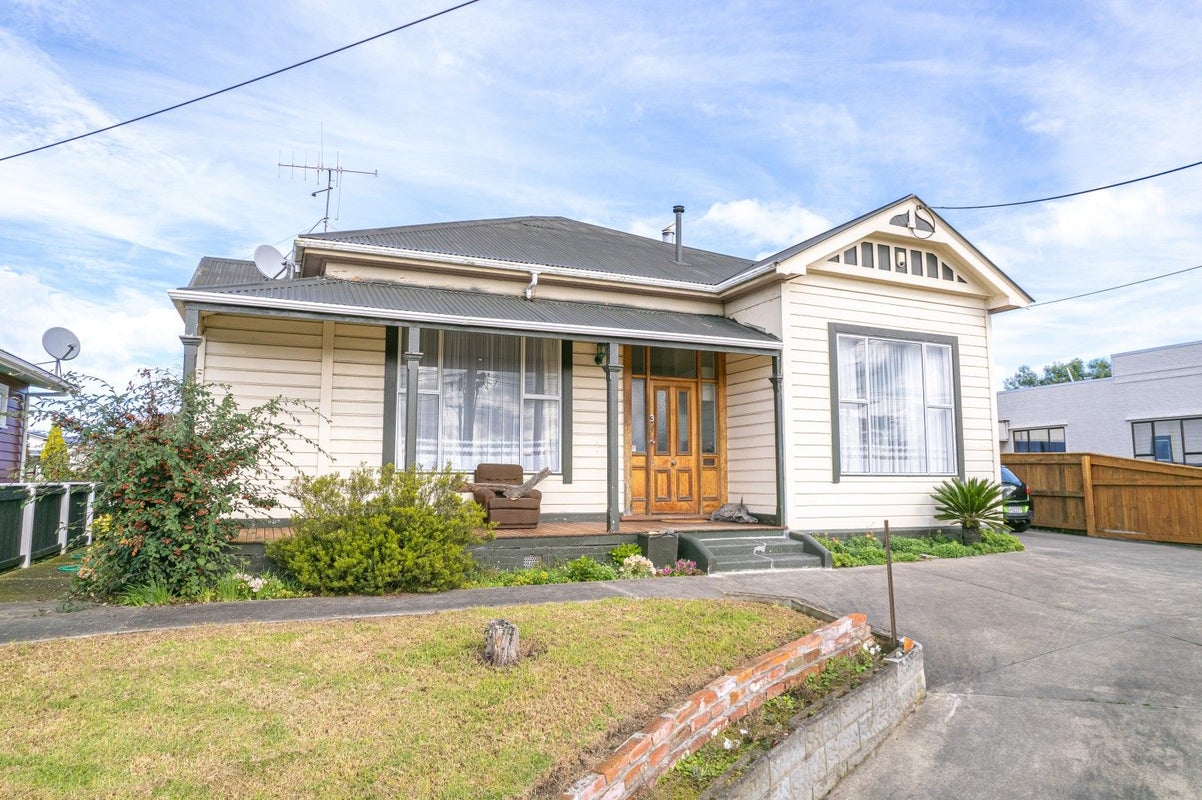 13 Fitzherbert Avenue, Springvale, Whanganui - Carousel 1