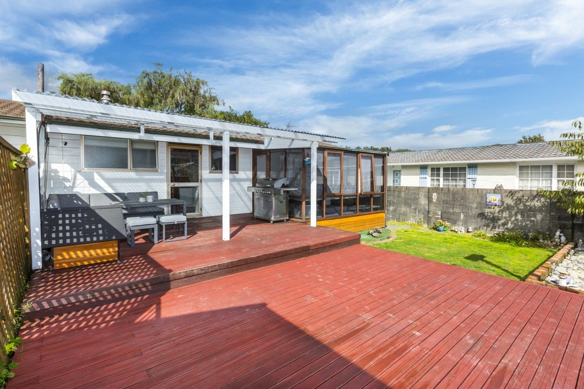 71 Oregon Drive, Maoribank, Upper Hutt - Carousel 2