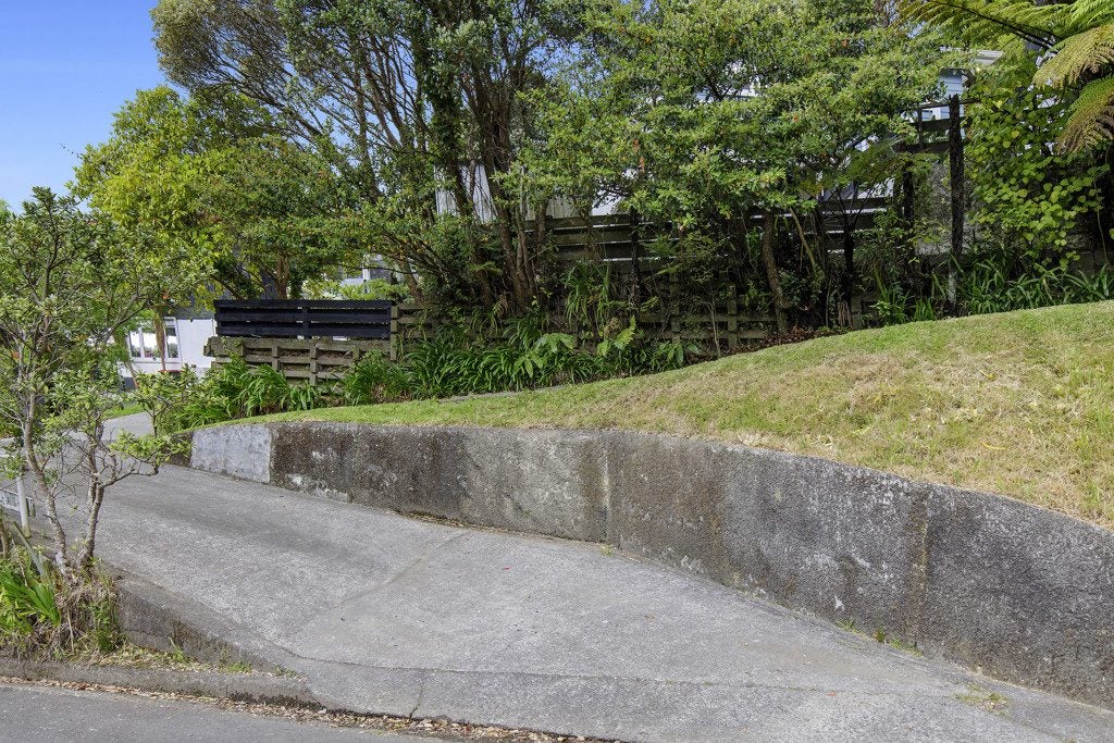 14 Willcox Grove, Naenae, Lower Hutt - Carousel 37