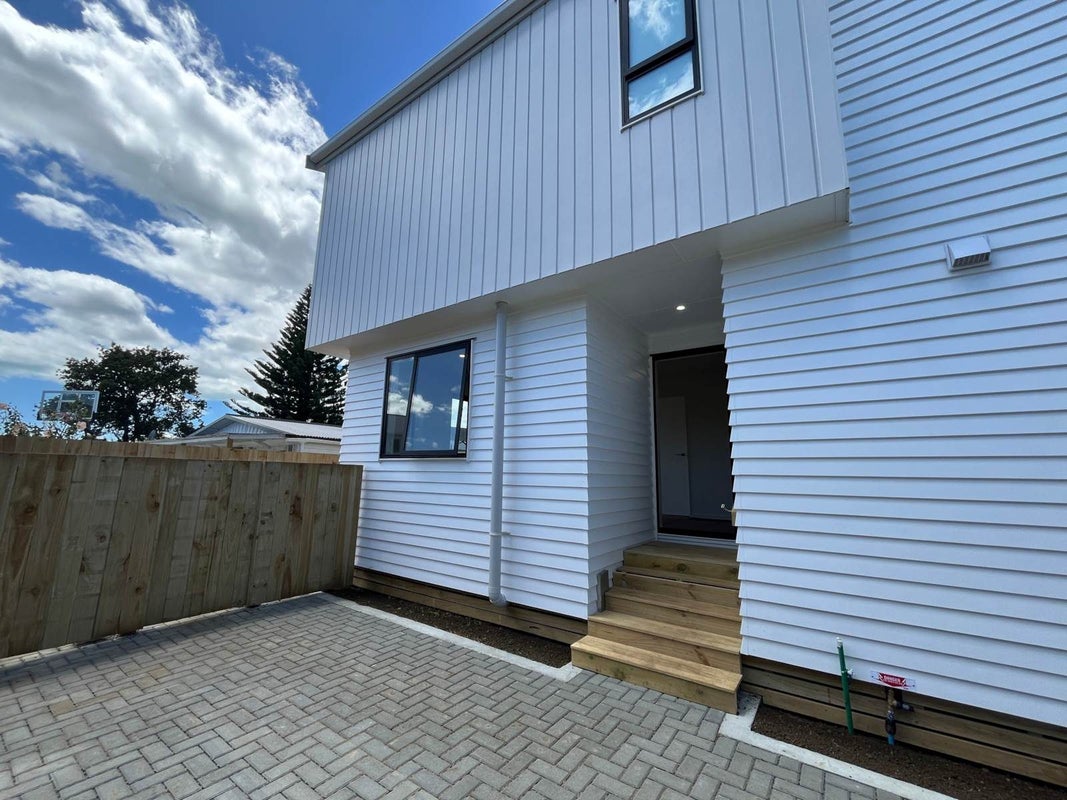 46A Tyrone Street, Otara, Auckland - Carousel 1