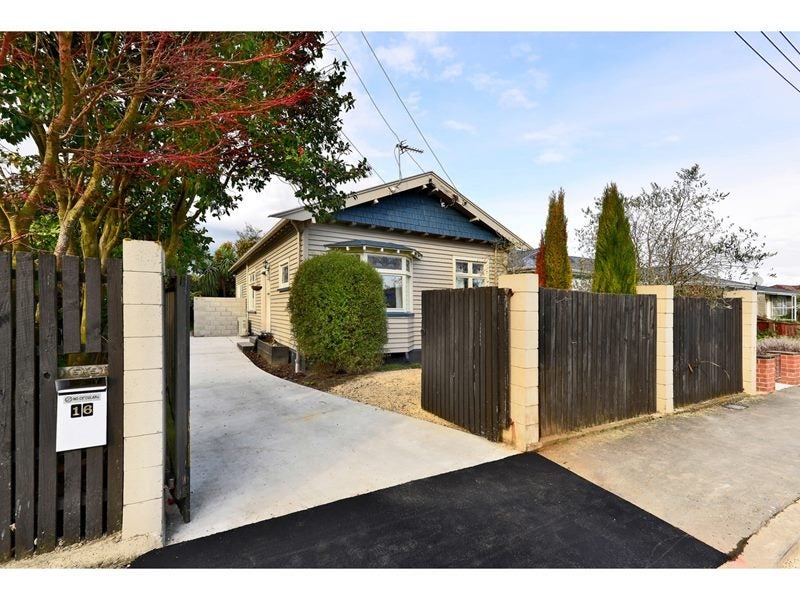 16 Dover Street, St Albans, Christchurch - Carousel 1