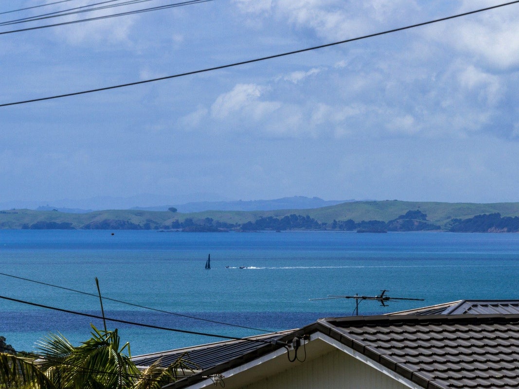 103 Sunrise Avenue, Murrays Bay, Auckland - Carousel 2
