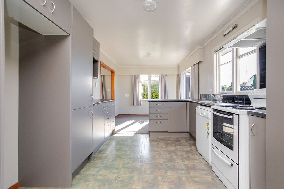 4 Victoria Avenue, Dannevirke - Carousel 2