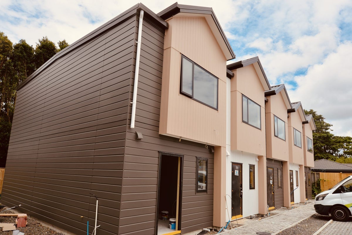 10/12 Arney Road, Ranui, Auckland - Carousel 2