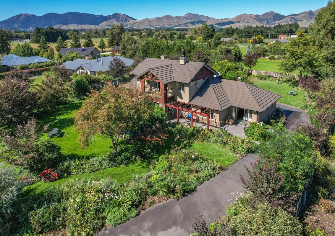 7 Lochiel Drive, Hanmer Springs, Hanmer Springs - Carousel 1