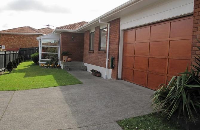 6 Bosnyak Drive, Te Atatu South, Auckland - Carousel 1