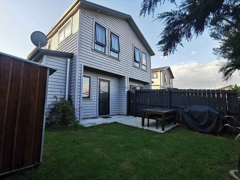 35 Tonuitanga Street, Weymouth, Auckland - Carousel 2