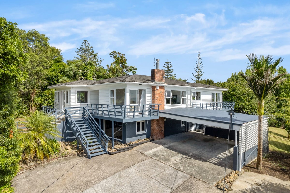 61A West Lynn Road, Titirangi, Auckland - Carousel 1