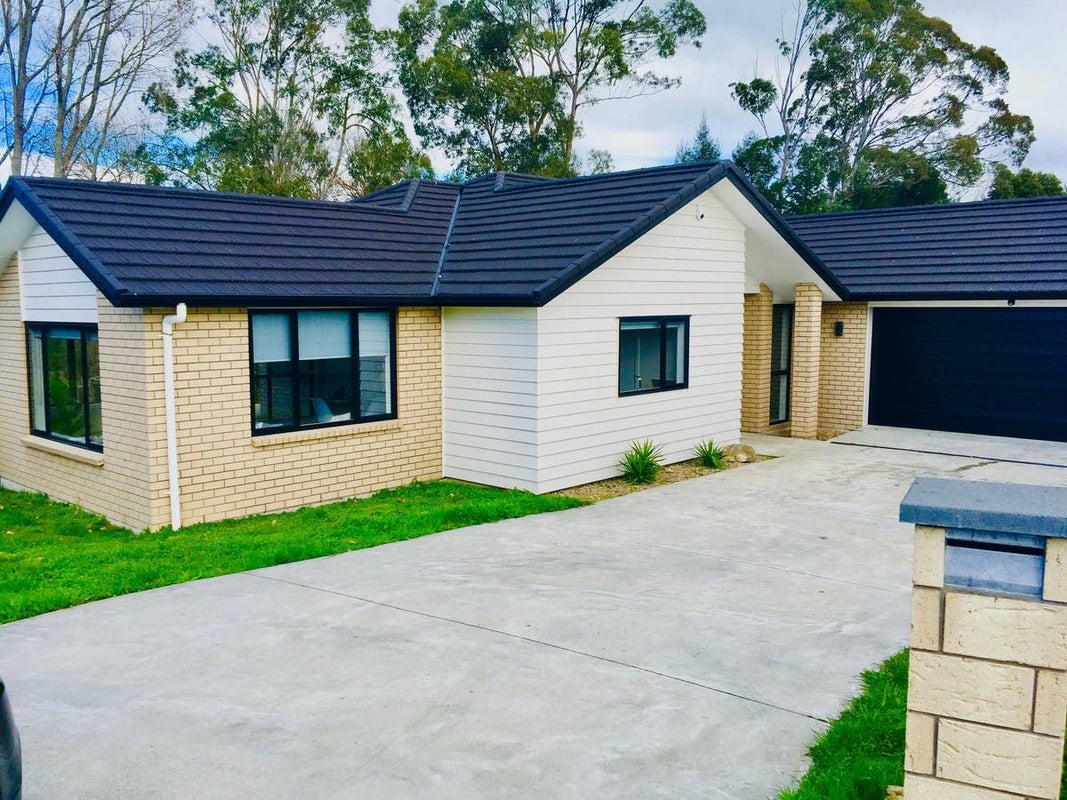 8 Blackwood Crescent, Glenview, Hamilton - Carousel 2